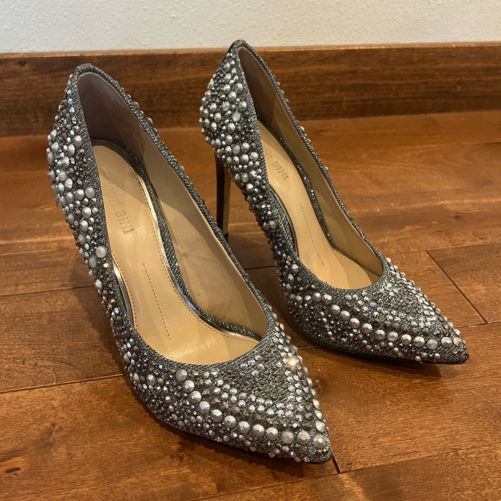GIANNI BINI Rhinestone Embellished "Zebbi"
Pointed Pumps Graphite Heels Size 7